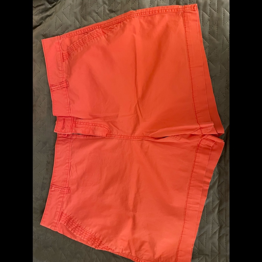 NWOT! Fun coral shorts!